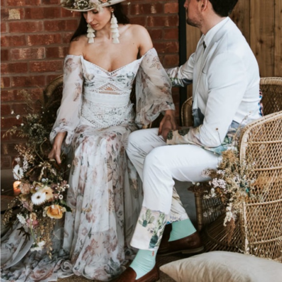 Wedding dress by https://ruedeseine.com/ - Picture 2 of 3